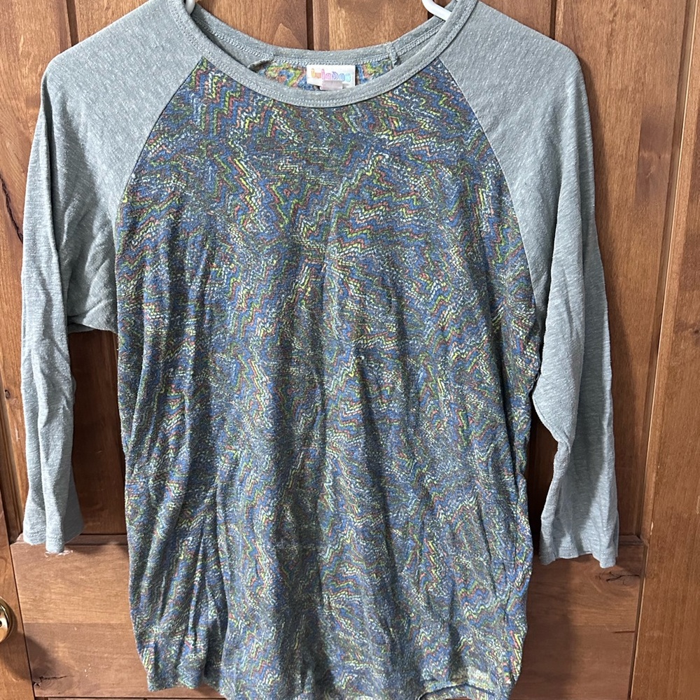 LuLaRoe Heather Gray/green  Tee with Pastel Multicolor Logo
